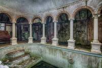 naturalcharms-oldcharms-urbex-fotografie-frankrijk-pool-green palace-8